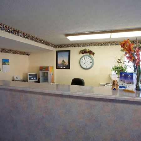 America'S Best Value Inn Litchfield Beltér fotó